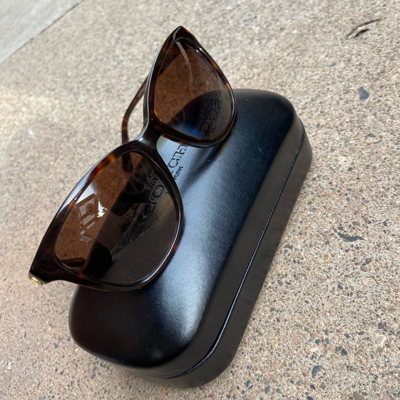 Coach | Dark Tortoise Sunglasses - Picture 5 of 11